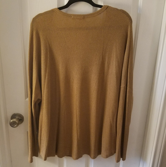 FLASH SALE🔥Button Down Waffle Knit Tunic in Camel - Picture 7 of 8
